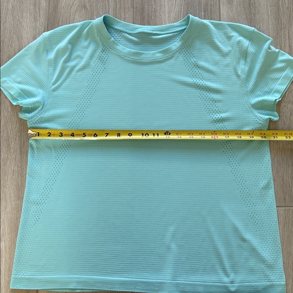 Lululemon Light Blue Short Sleeve Athletic Top Size 12 - Picture 7 of 11